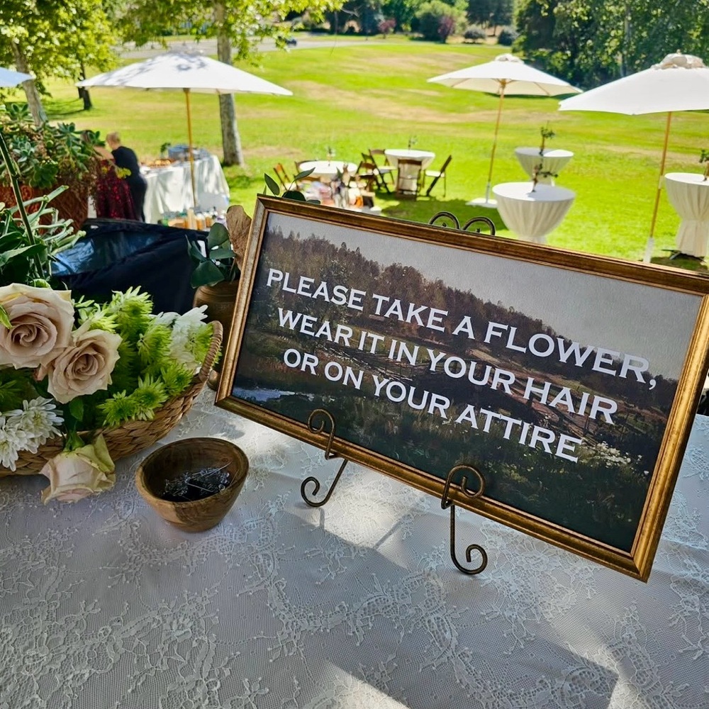Decorative Gold Framed Wedding Sign - Please Take a Flower